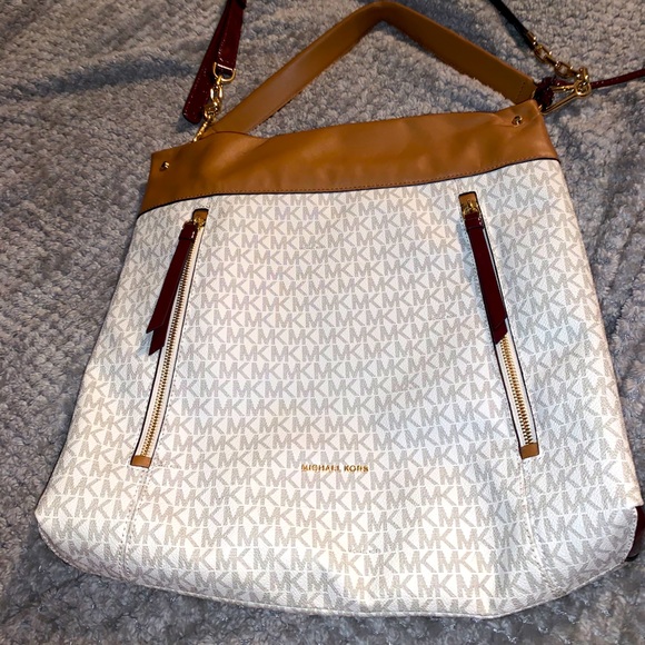 Michael Kors Hobo Bag - Picture 3 of 7